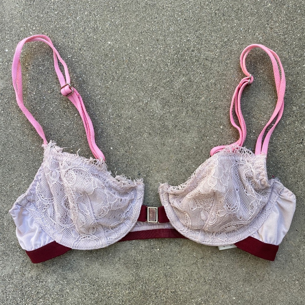 Topshop Lila Lace 32A Bra front clasp